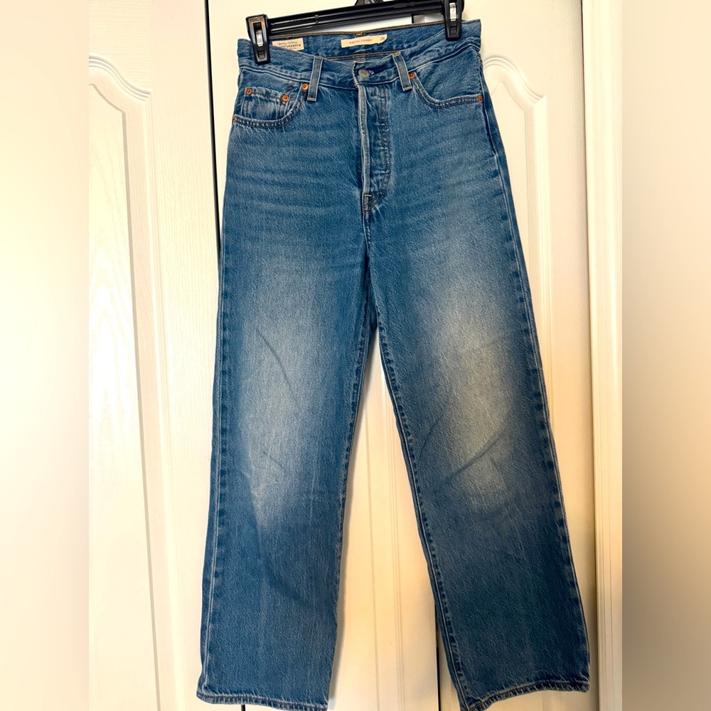 Levi’s Ribcage Straight Ankle Jeans